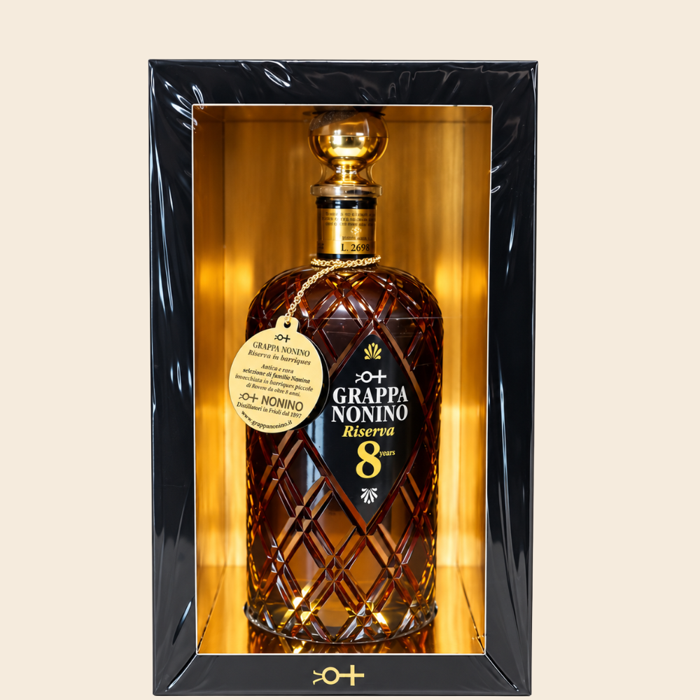 Nonino Grappa Riserva Aged 8 Years 43 % Vol. 700 ml mit Holzkiste